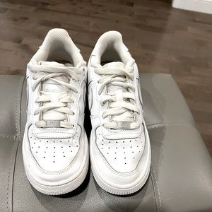 Nike Air Force 1 Low Triple White Leather Shoes Big Kids